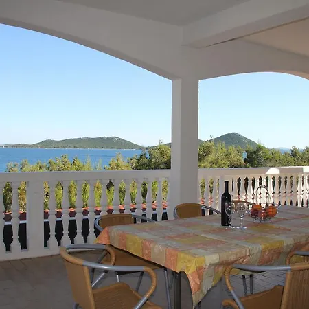 Apartmani Derdic Apartment *